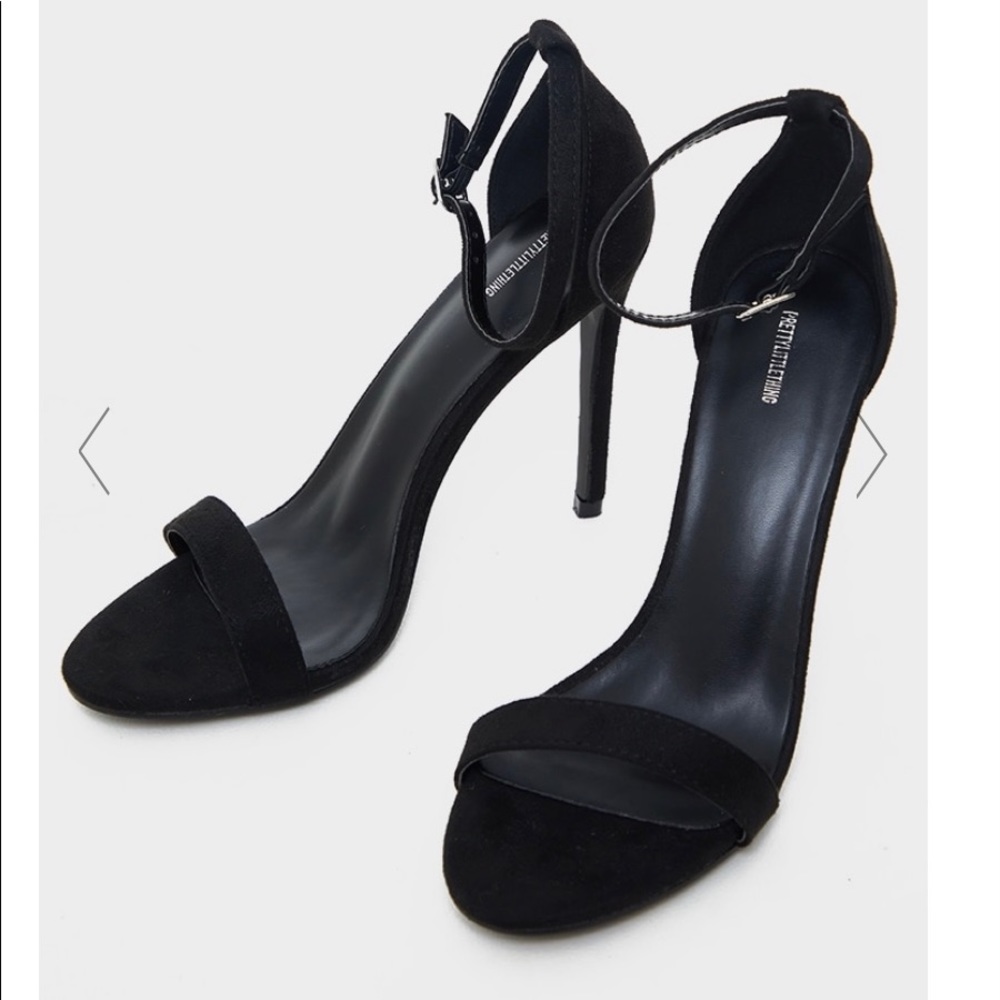 CLOVER BLACK STRAP HEELED SANDALS
